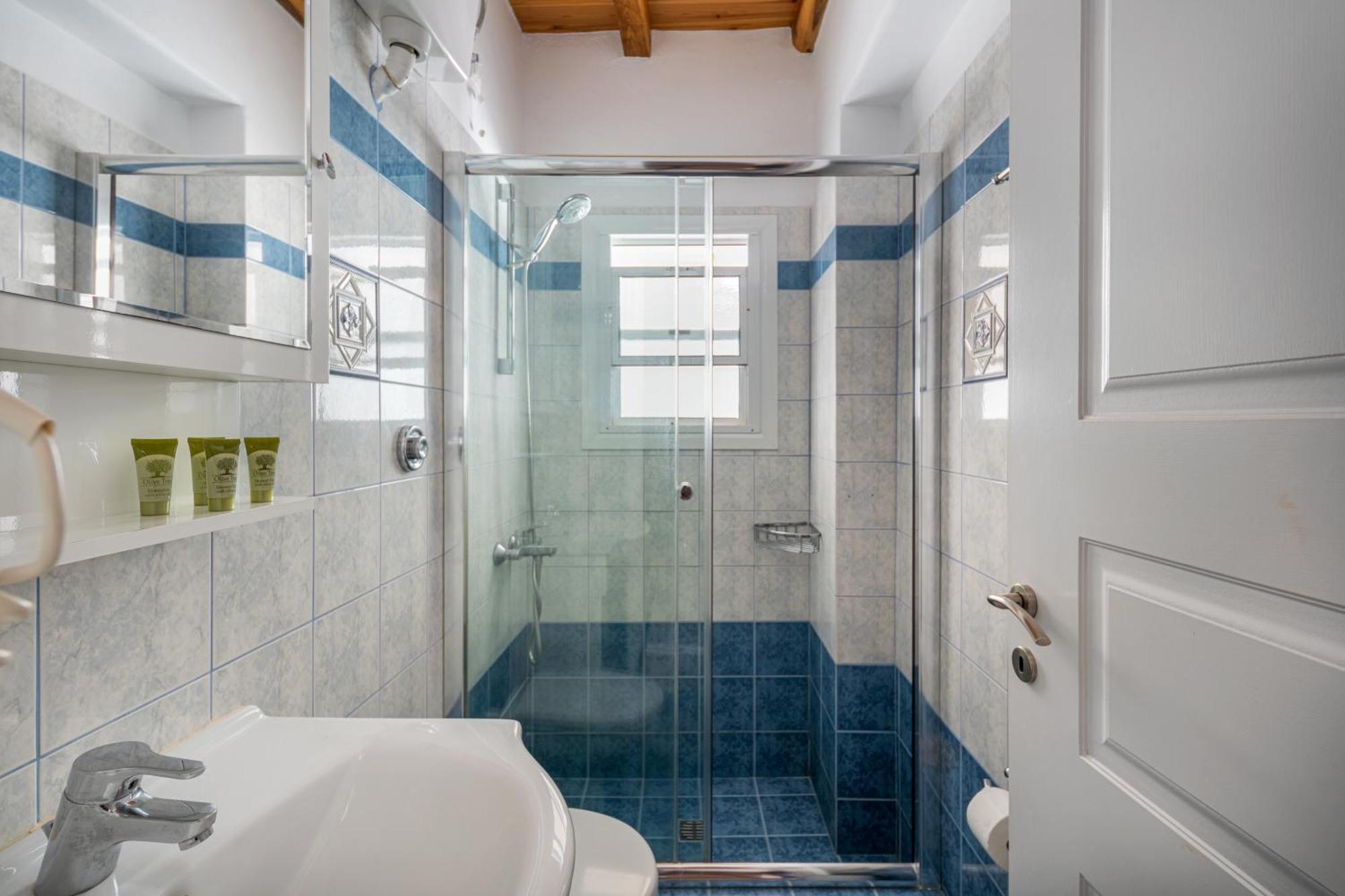 Galazio Seaside Apartments Livadakia الغرفة الصورة